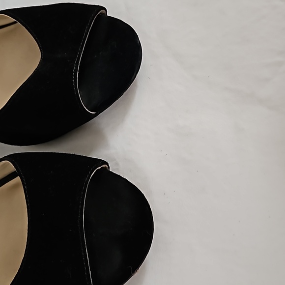 Ann Taylor Dagny Black Suede Peeptoe Ankle Strap Wedge Sandal Size 10 - Picture 3 of 10